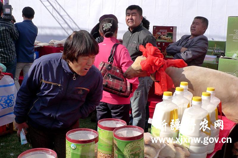 阿勒泰地区第二届农牧产品展销会隆重开幕